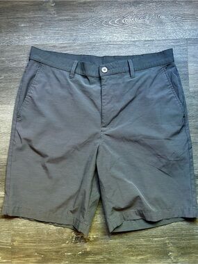Men's Callaway Golfing Shorts in Gray- Classic Flat Front Waist Size 36